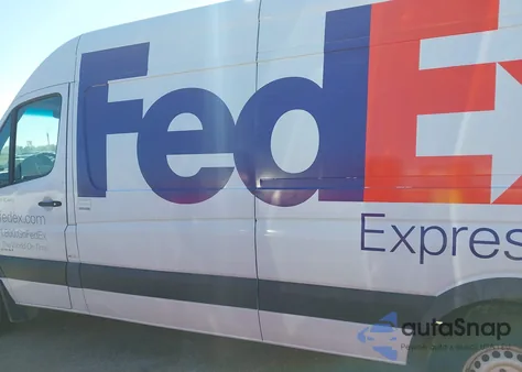 2016 Mercedes-Benz Sprinter 2500 High Roof из США, поврежденный, VIN WD3PE8DD6GP245621